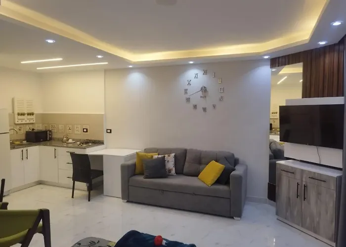 Criss Hostel- Center
